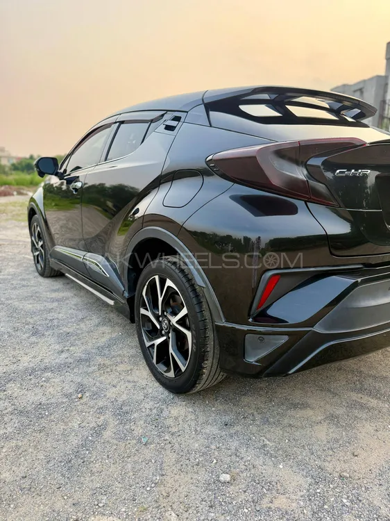 Toyota C-HR 2018 for Sale in Islamabad Image-1