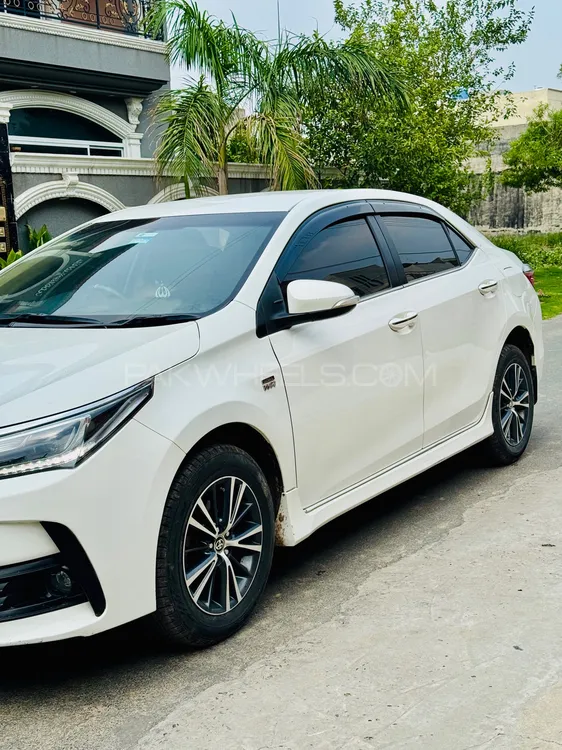 Toyota Corolla 2018 for Sale in Lahore Image-1