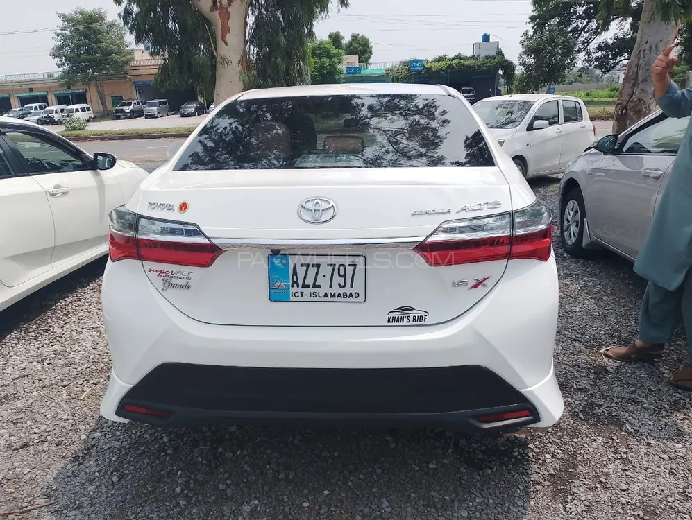 Toyota Corolla 2021 for Sale in Nowshera Image-1
