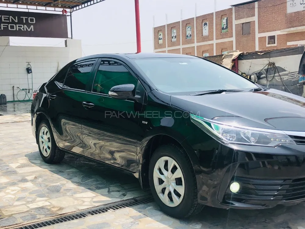Toyota Corolla 2017 for Sale in Peshawar Image-1