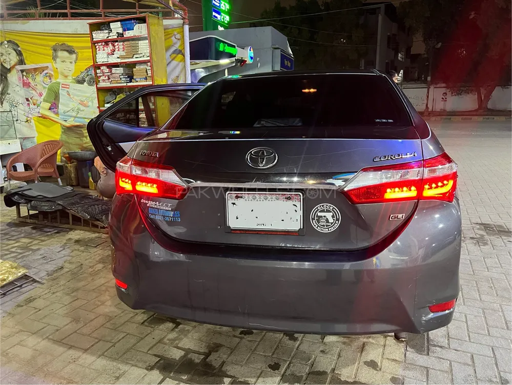 Toyota Corolla 2017 for Sale in Karachi Image-1