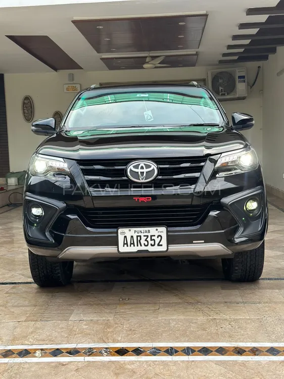 Toyota Fortuner 2020 for Sale in Lahore Image-1