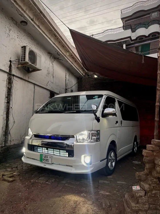 Toyota Hiace 2010 for Sale in Mirpur A.K. Image-1