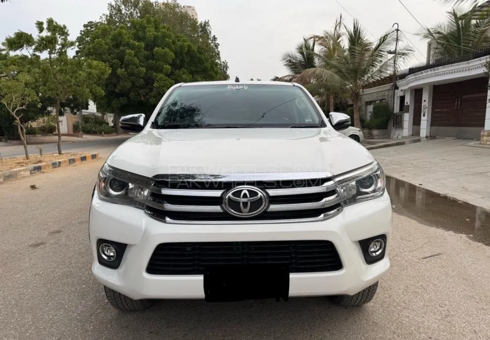 Toyota Hilux 2021 for Sale in Karachi Image-1