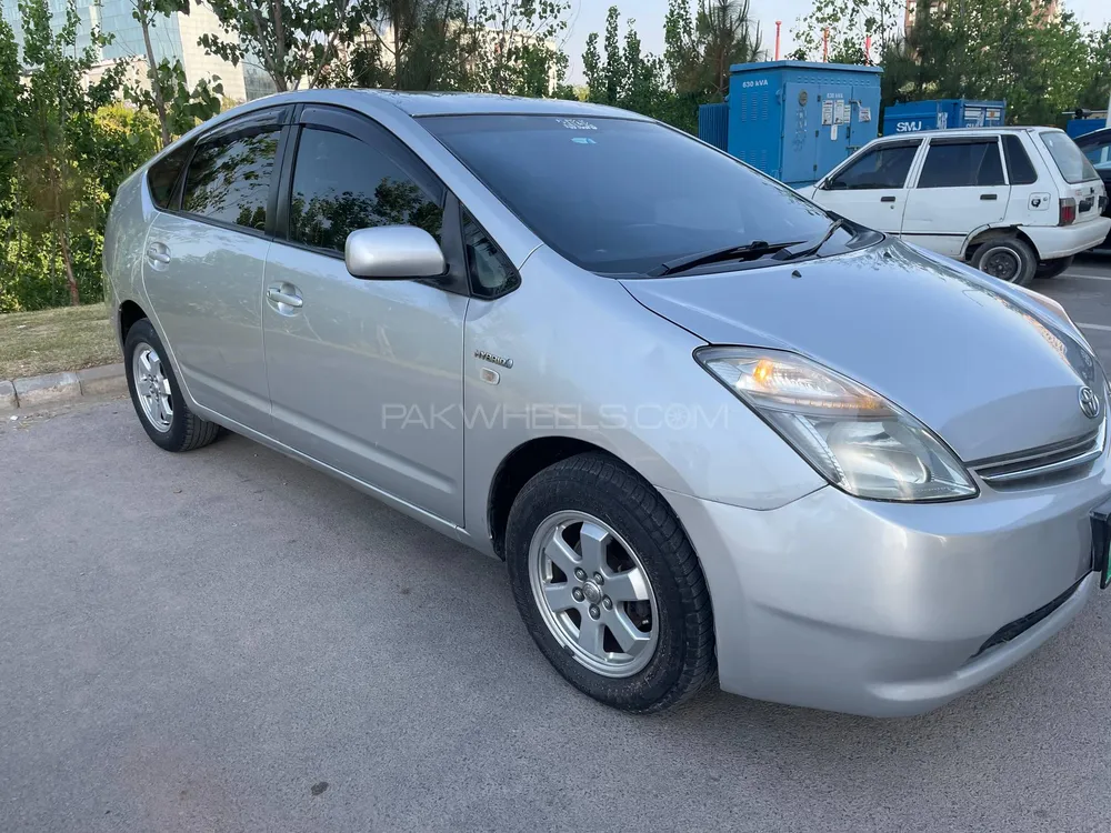 Toyota Prius 2007 for Sale in Islamabad Image-1