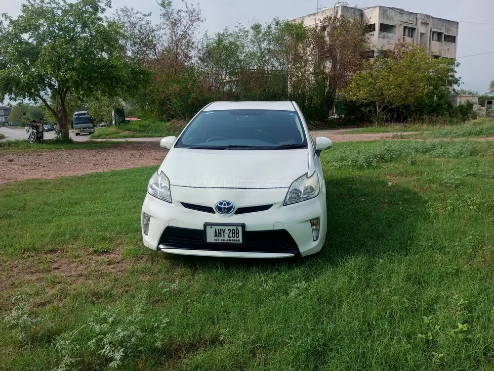 Toyota Prius 2014 for Sale in Islamabad Image-1