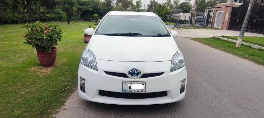 Toyota Prius 2010 for Sale in Peshawar Image-1