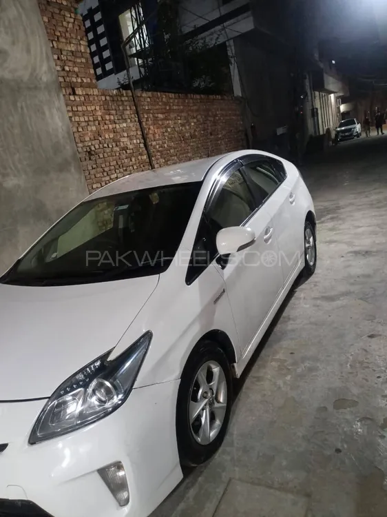 Toyota Prius 2012 for Sale in Lahore Image-1