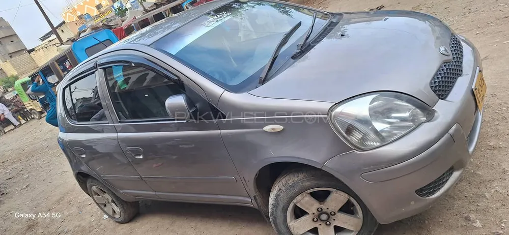 Toyota Vitz 2003 for Sale in Karachi Image-1