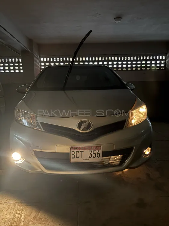 Toyota Vitz 2011 for Sale in Karachi Image-1