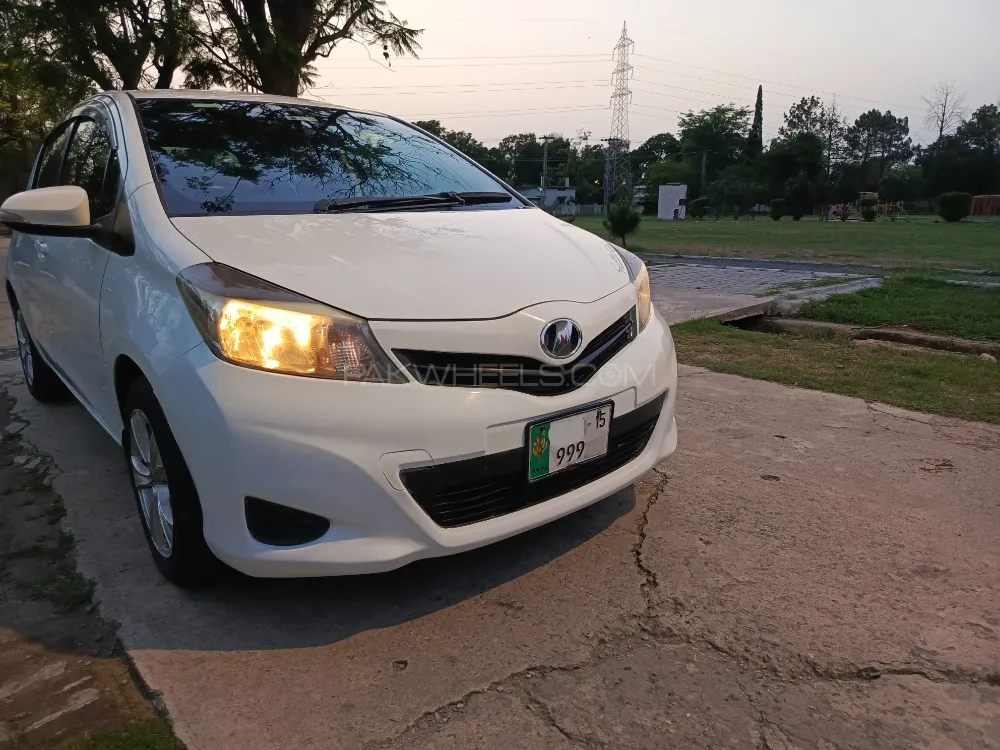 Toyota Vitz 2012 for Sale in Islamabad Image-1