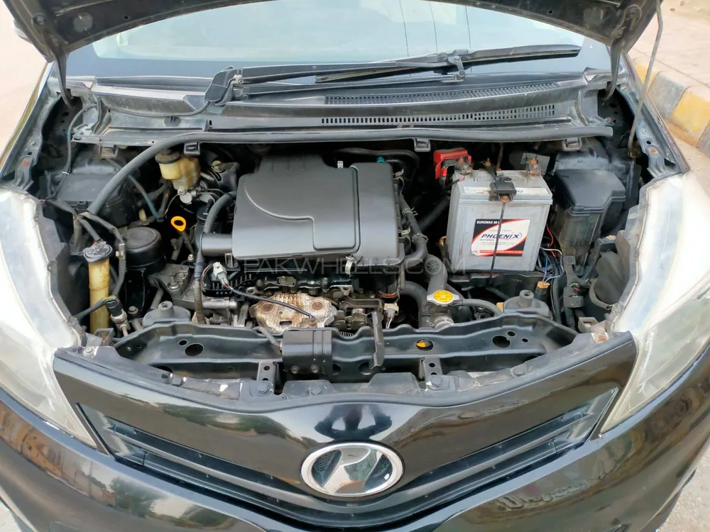 Toyota Vitz 2013 for Sale in Hyderabad Image-1
