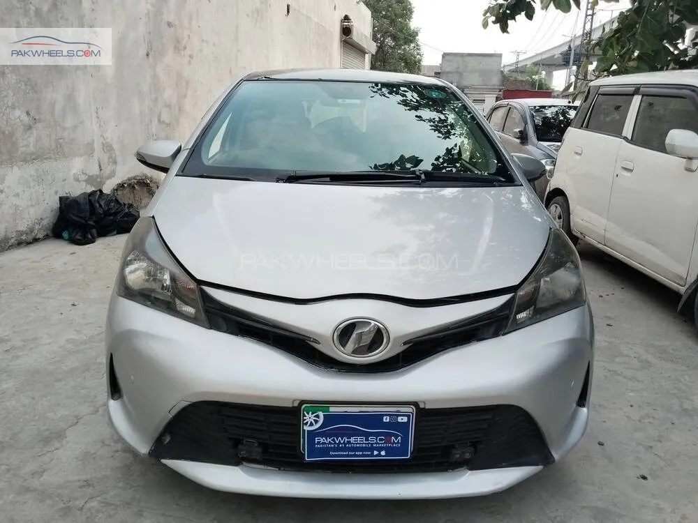 Toyota Vitz 2014 for Sale in Lahore Image-1