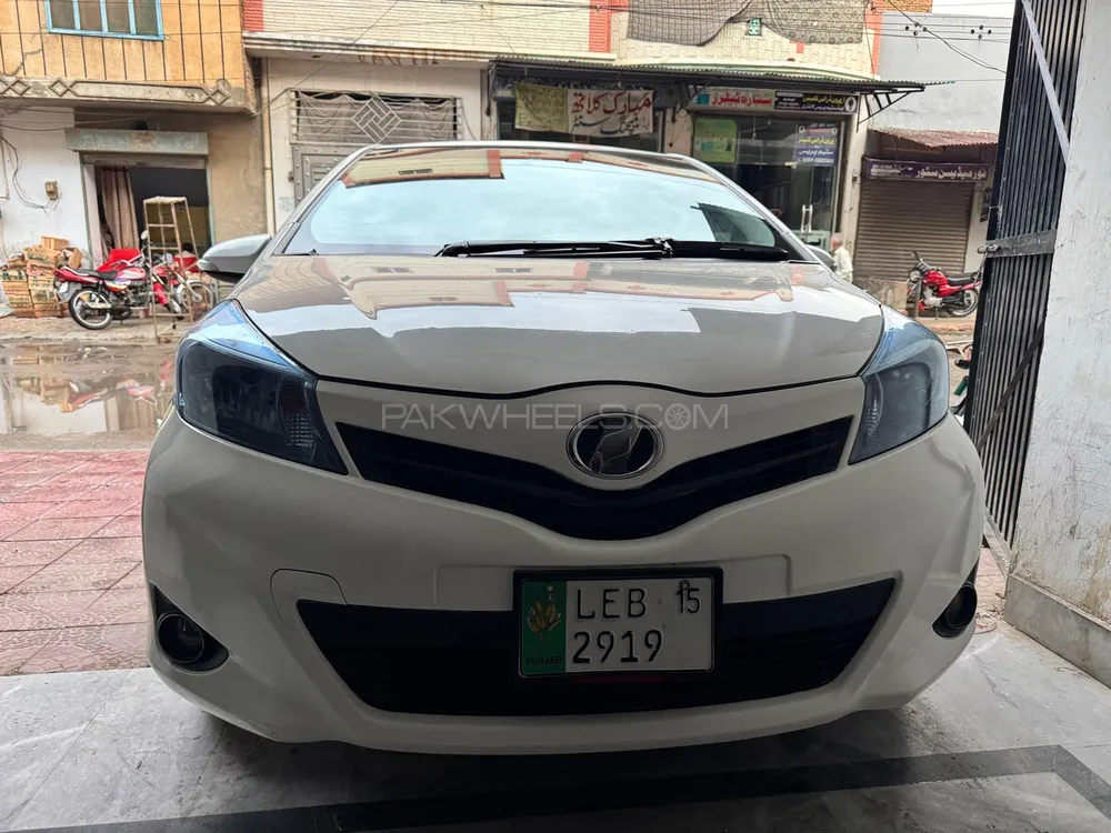 Toyota Vitz 2011 for Sale in Lahore Image-1