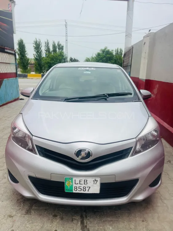 Toyota Vitz 2013 for Sale in Swabi Image-1