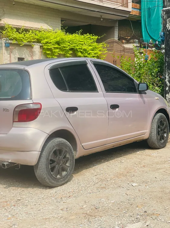 Toyota Vitz 2000 for Sale in Islamabad Image-1