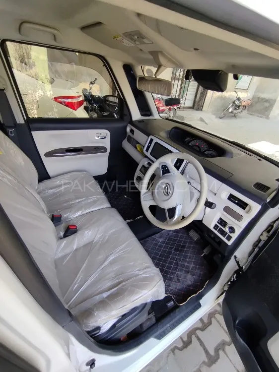 Daihatsu Move Canbus 2022 for Sale in Lahore Image-1