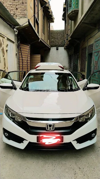 Honda Civic 2018 for Sale in Peshawar Image-1