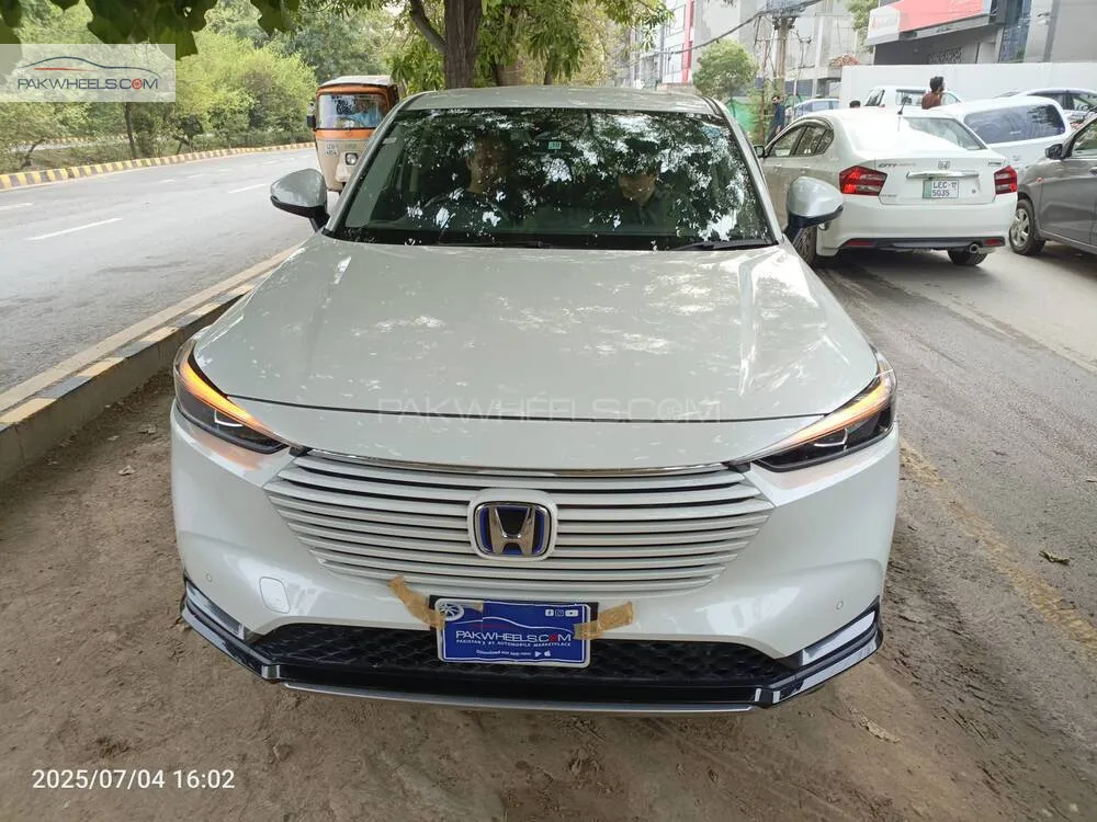 Honda Vezel 2021 for Sale in Lahore Image-1