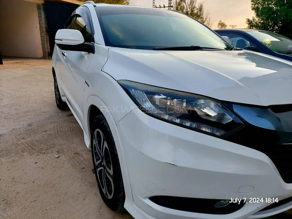 Honda Vezel 2014 for Sale in Islamabad Image-1