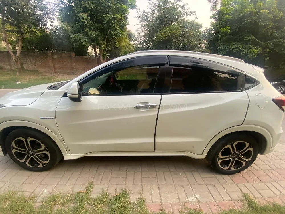 Honda Vezel 2016 for Sale in Lahore Image-1