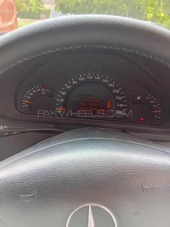 Mercedes Benz C Class 2003 for Sale in Islamabad Image-1