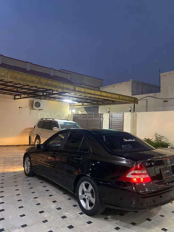 Mercedes Benz C Class 2005 for Sale in Sialkot Image-1