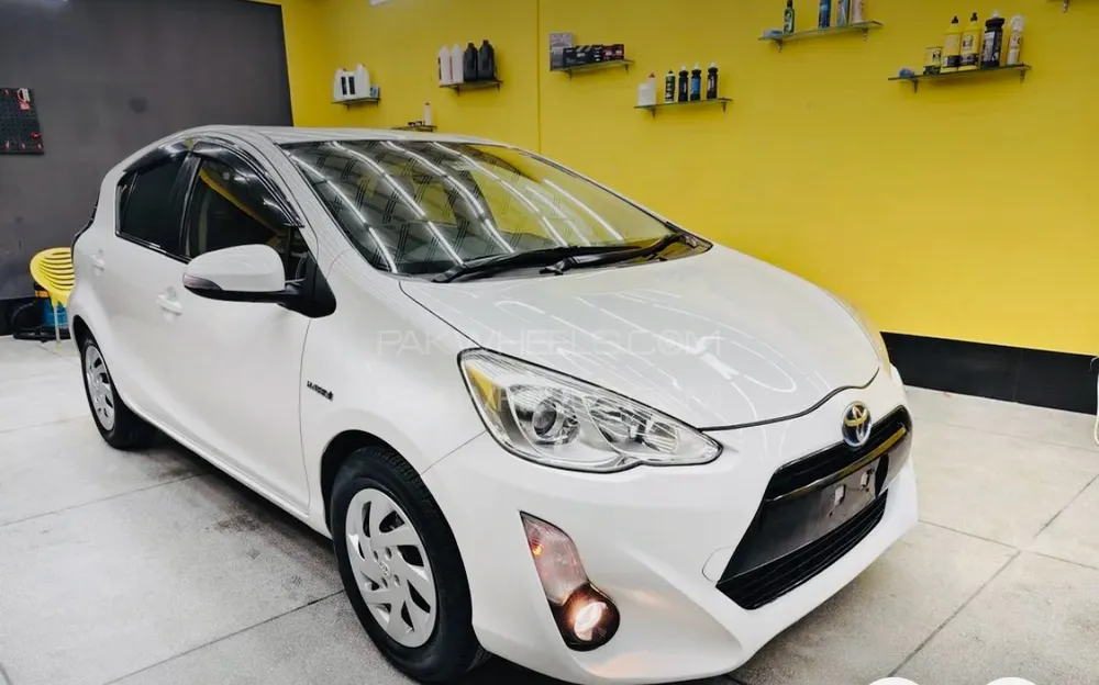 Toyota Aqua 2015 for Sale in Kohat Image-1
