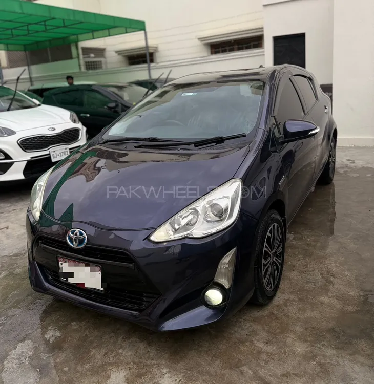 Toyota Aqua 2015 for Sale in Karachi Image-1