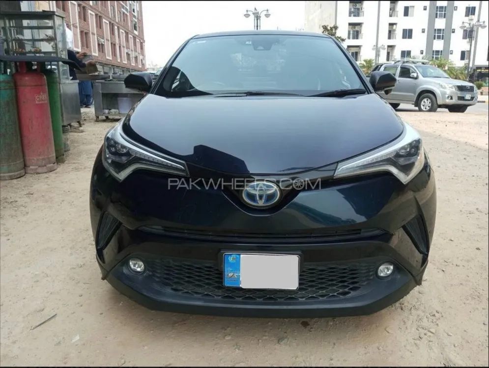 Toyota C-HR 2019 for Sale in Islamabad Image-1