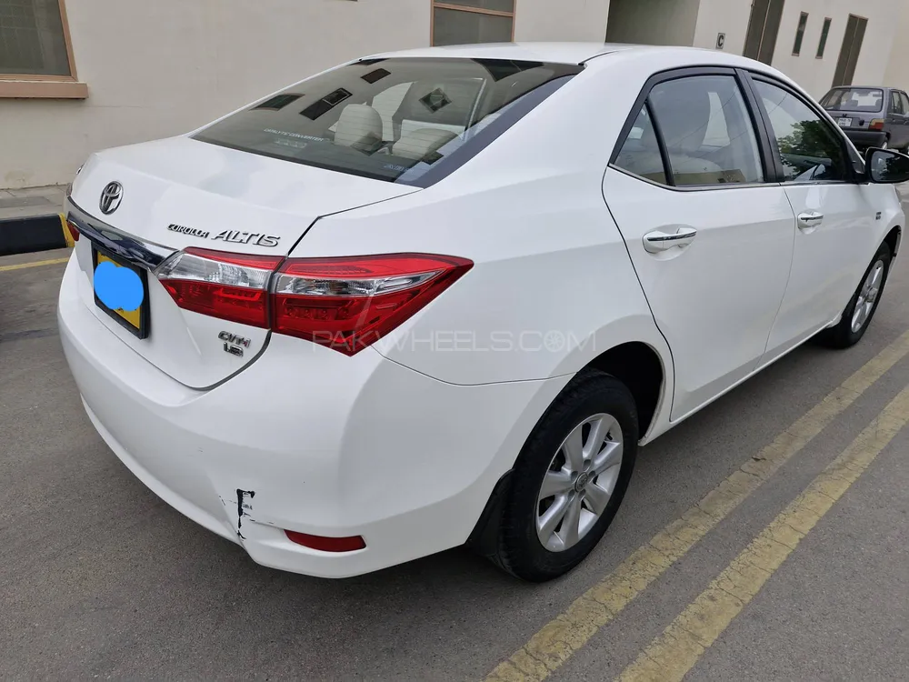 Toyota Corolla 2016 for Sale in Karachi Image-1