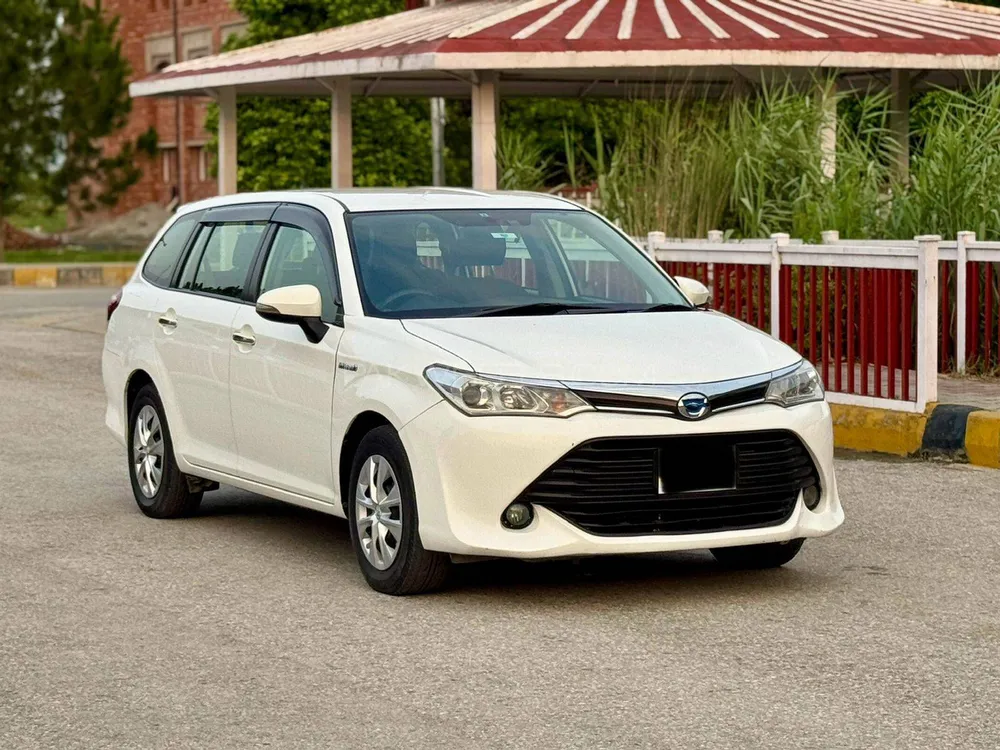 Toyota Corolla Fielder 2015 for Sale in Mardan Image-1