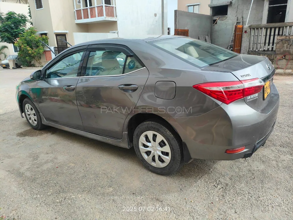 Toyota Corolla 2015 for Sale in Karachi Image-1