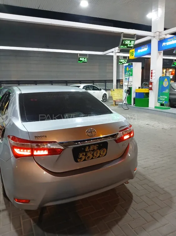 Toyota Corolla 2015 for Sale in Islamabad Image-1