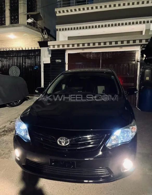 Toyota Corolla 2013 for Sale in Karachi Image-1