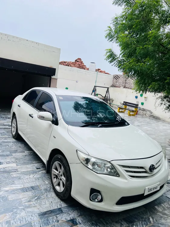Toyota Corolla 2013 for Sale in Faisalabad Image-1