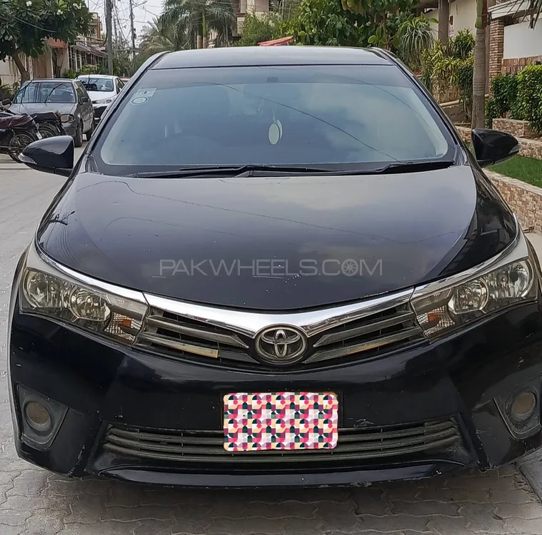 Toyota Corolla 2015 for Sale in Karachi Image-1