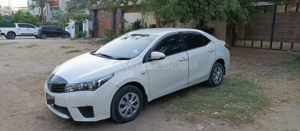 Toyota Corolla 2015 for Sale in Karachi Image-1