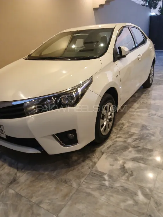 Toyota Corolla 2015 for Sale in Peshawar Image-1