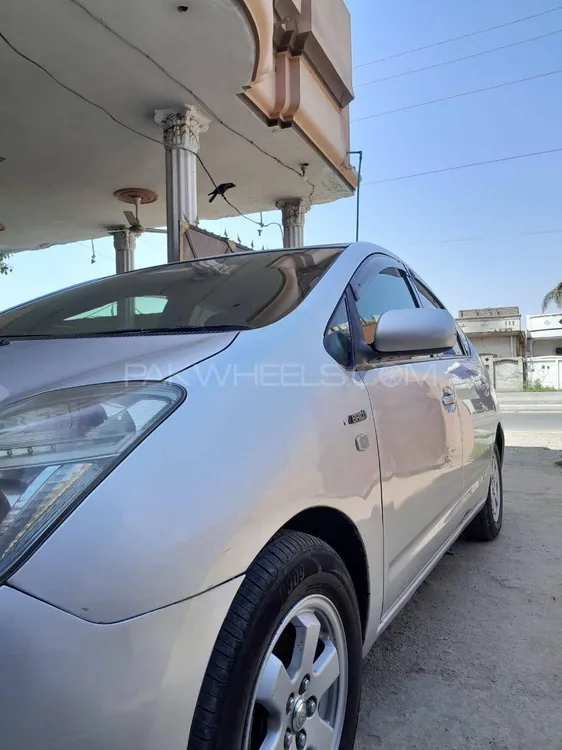 Toyota Prius 2006 for Sale in Islamabad Image-1