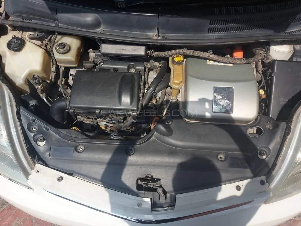 Toyota Prius 2006 for Sale in Lahore Image-1