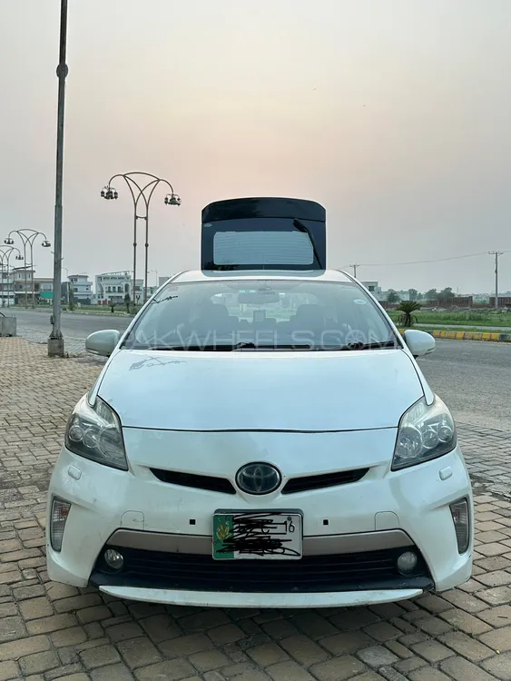 Toyota Prius 2016 for Sale in Gujranwala Image-1