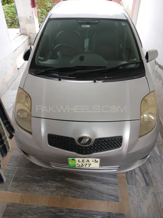 Toyota Vitz 2006 for Sale in Kohat Image-1