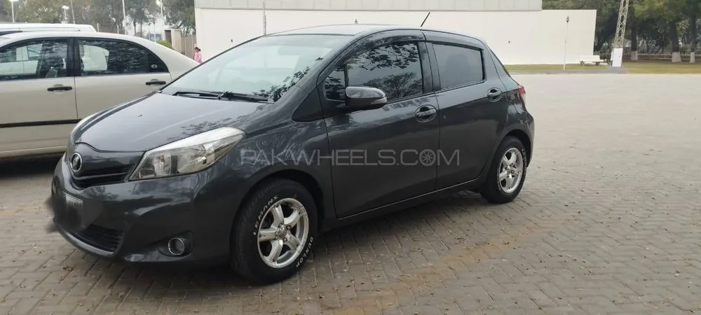 Toyota Vitz 2011 for Sale in Hyderabad Image-1