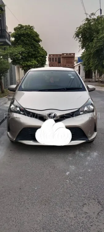 Toyota Vitz 2015 for Sale in Multan Image-1