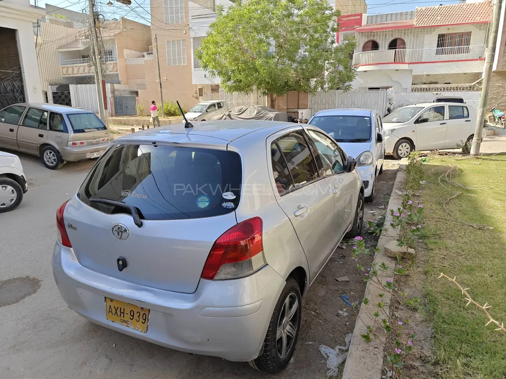 Toyota Vitz 2007 for Sale in Karachi Image-1
