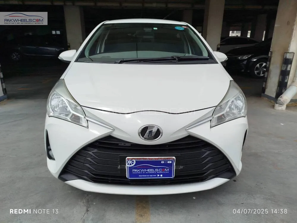 Toyota Vitz 2017 for Sale in Karachi Image-1