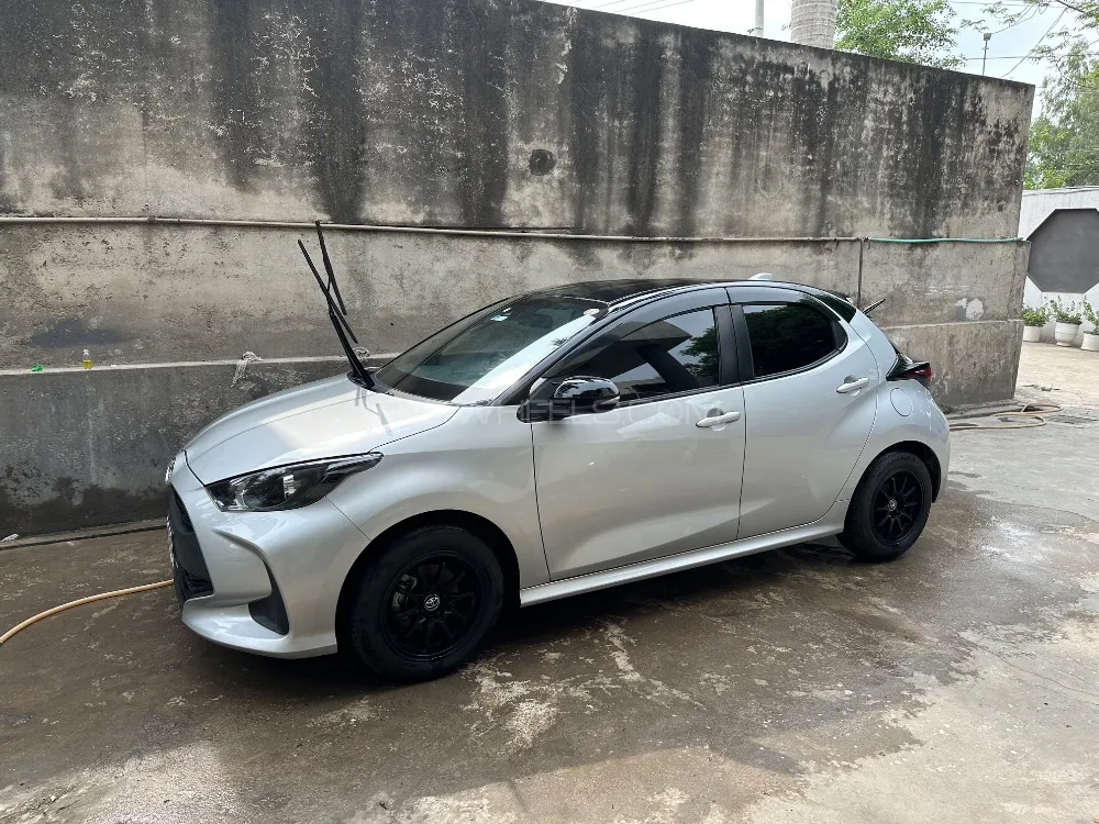 Toyota Yaris Hatchback 2021 for Sale in Sialkot Image-1