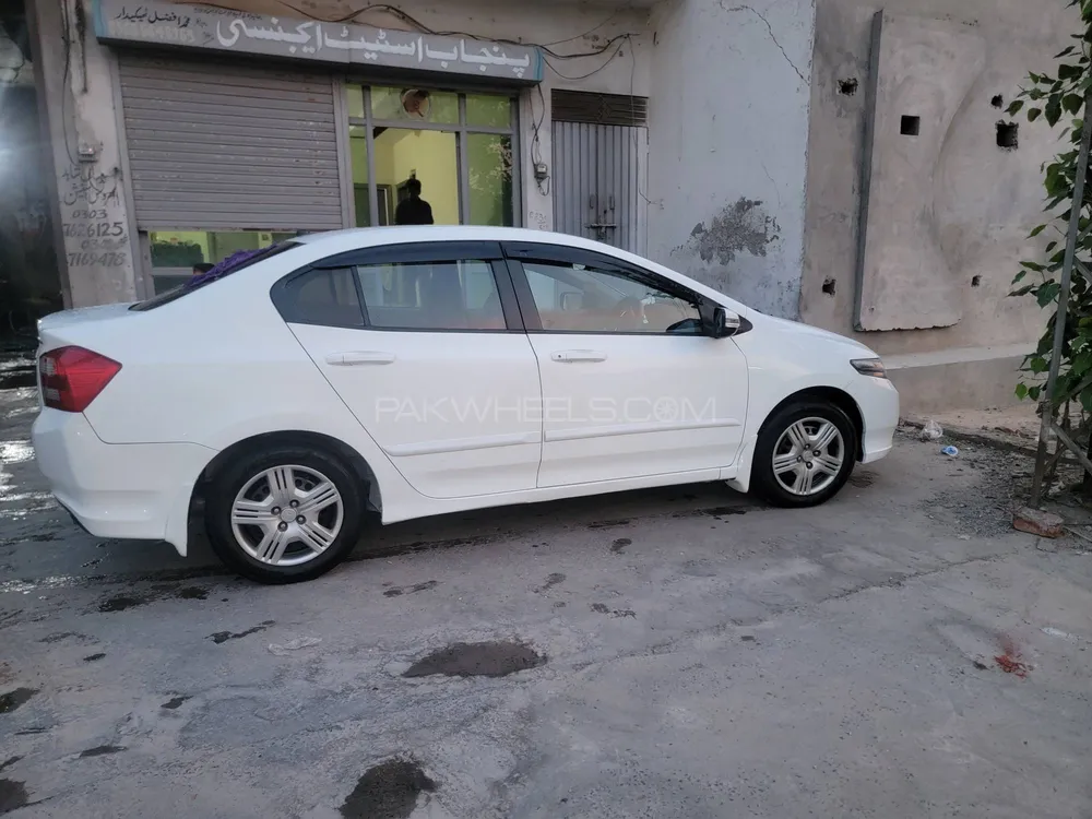 Honda City 2016 for Sale in Faisalabad Image-1