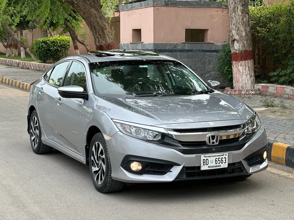 Honda Civic 2017 for Sale in Peshawar Image-1